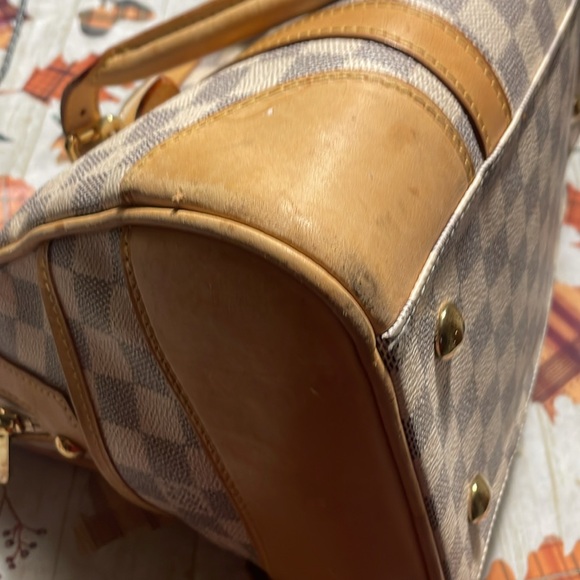 Speedy white LV.purse - Picture 6 of 7